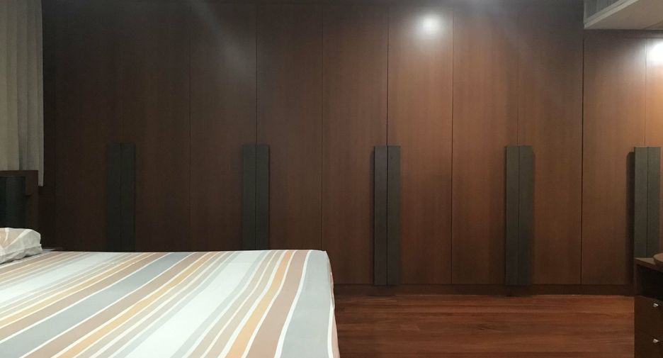 For rent 3 ベッドルーム apartment in Khlong Toei, Bangkok
