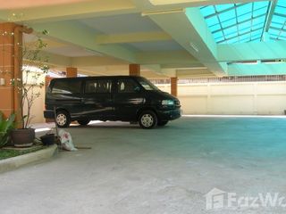 For rent 3 bedrooms apartment in Khlong Toei, Bangkok
