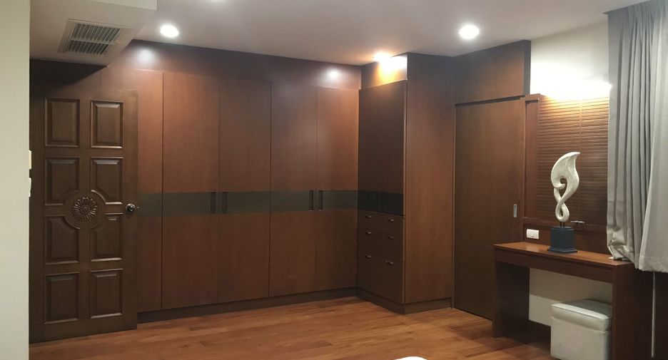 For rent 3 ベッドルーム apartment in Khlong Toei, Bangkok