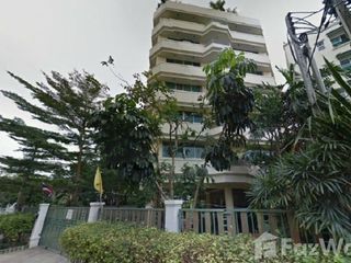 For rent 3 bedrooms apartment in Khlong Toei, Bangkok