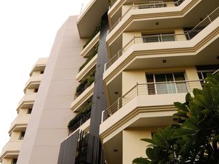 For rent 3 bedrooms apartment in Khlong Toei, Bangkok