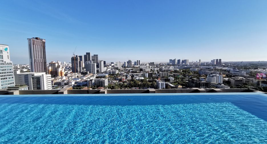 For rent 1 bed condo in Phra Khanong, Bangkok