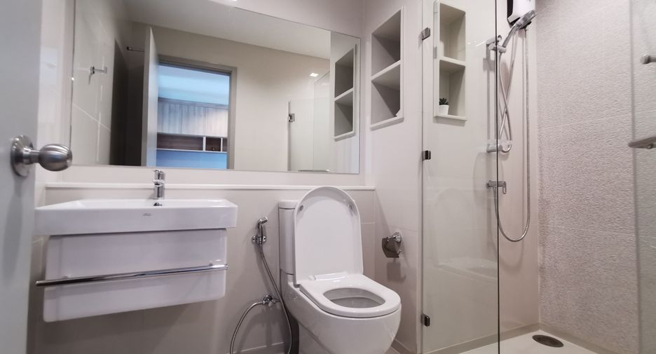 For rent 1 bed condo in Phra Khanong, Bangkok
