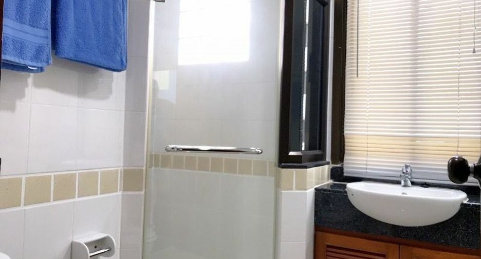 For rent 3 bedrooms apartment in Watthana, Bangkok