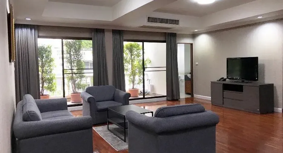 For rent 3 bedrooms apartment in Watthana, Bangkok