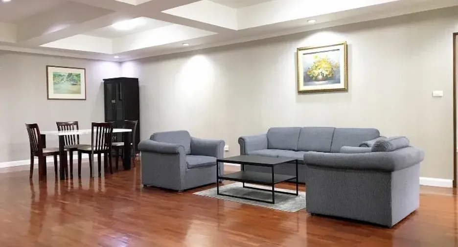 For rent 3 bedrooms apartment in Watthana, Bangkok