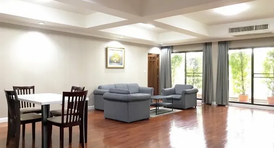 For rent 3 bedrooms apartment in Watthana, Bangkok
