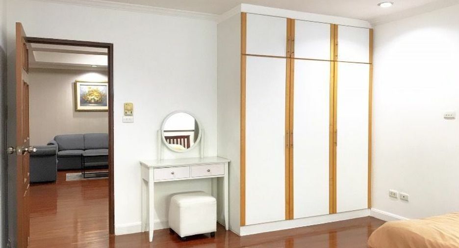 For rent 3 bedrooms apartment in Watthana, Bangkok