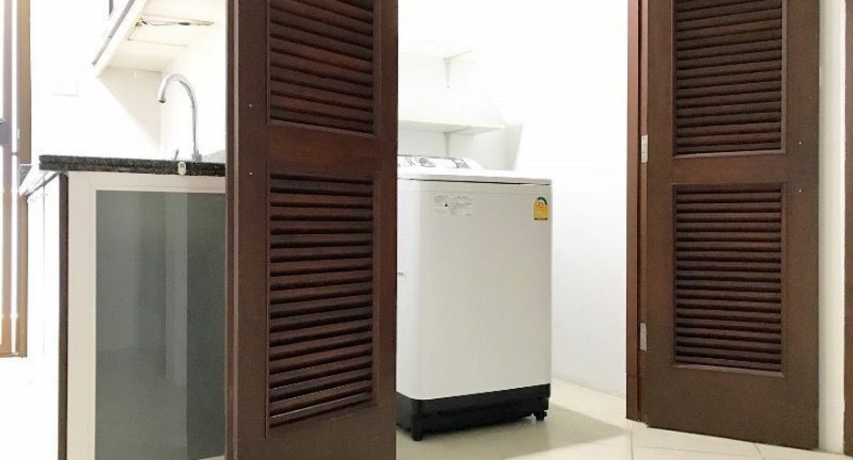 For rent 3 bedrooms apartment in Watthana, Bangkok