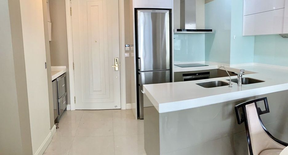 For rent 2 bedrooms condo in Pathum Wan, Bangkok