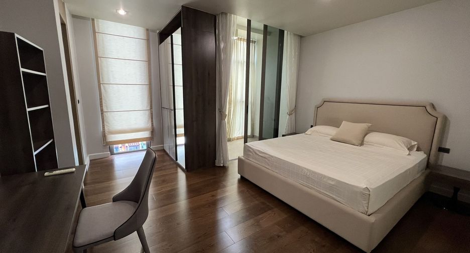 Condo en alquiler de 4 habitaciones en Watthana, Bangkok