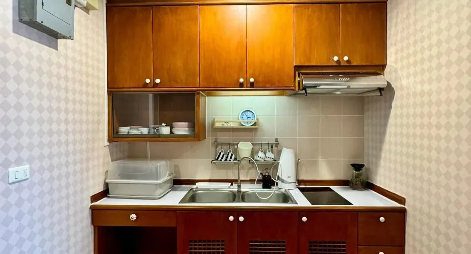 For rent 1 bed condo in Watthana, Bangkok