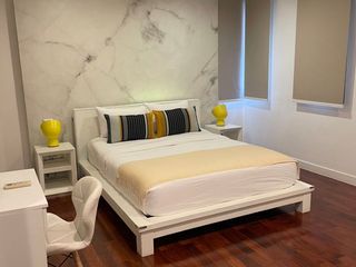For rent 3 bedrooms condo in Pathum Wan, Bangkok