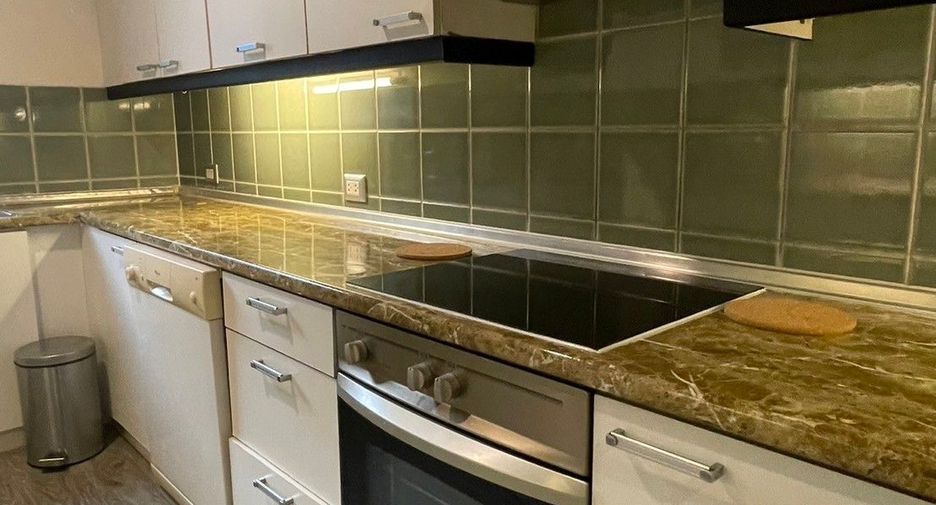 For rent 3 bedrooms condo in Pathum Wan, Bangkok