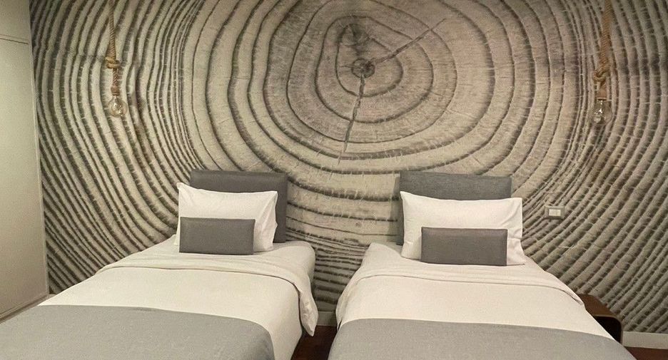 For rent 3 bedrooms condo in Pathum Wan, Bangkok