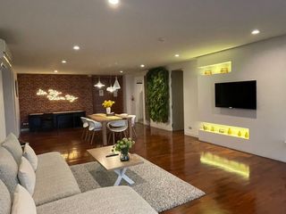 For rent 3 bedrooms condo in Pathum Wan, Bangkok
