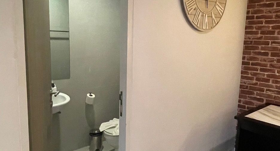 For rent 3 bedrooms condo in Pathum Wan, Bangkok