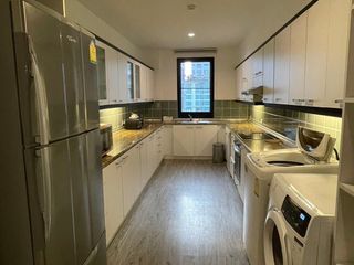 For rent 3 bedrooms condo in Pathum Wan, Bangkok