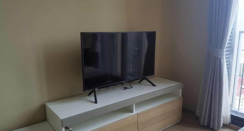 For rent 1 bed condo in Watthana, Bangkok