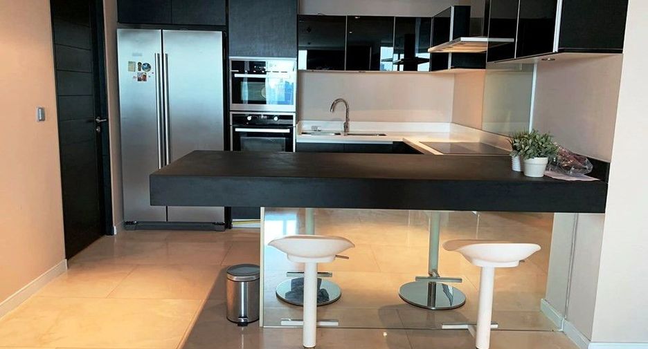 For rent 3 bedrooms condo in Watthana, Bangkok