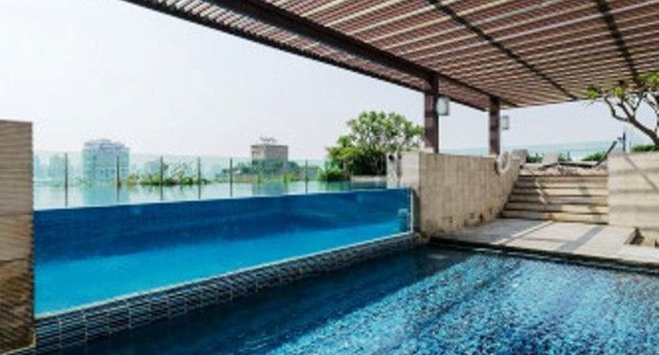 For rent 3 bedrooms condo in Watthana, Bangkok