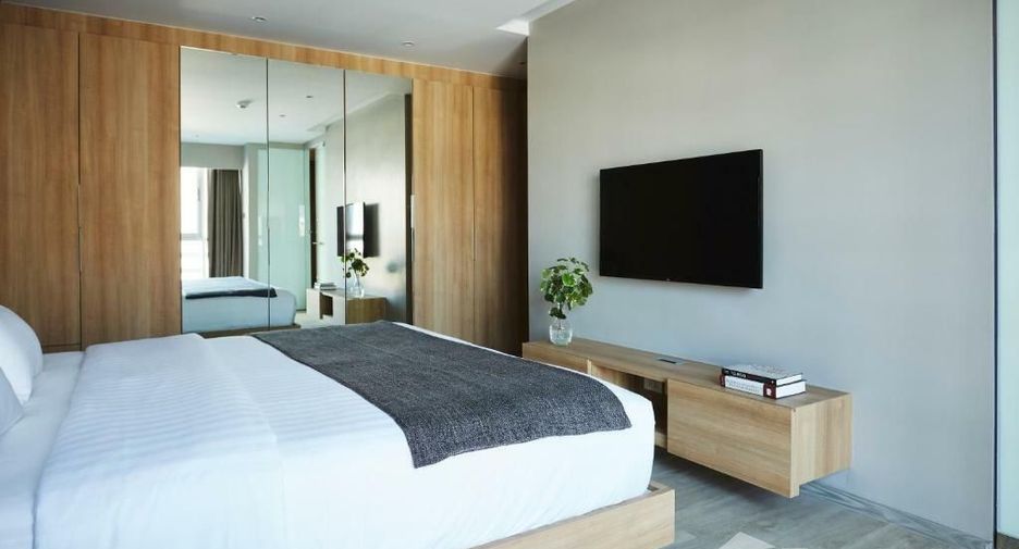 For rent 2 bedrooms condo in Watthana, Bangkok
