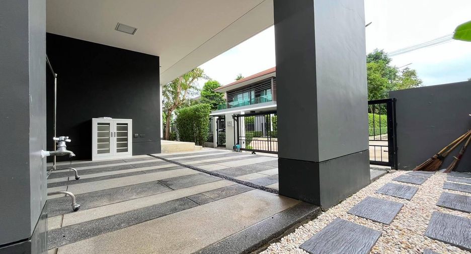 ให้เช่า 3 ห้องนอน บ้านเดี่ยว ใน บางกะปิ, กรุงเทพฯ