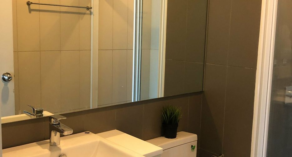 For rent 1 bed condo in Huai Khwang, Bangkok