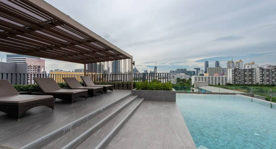 For rent 2 bedrooms condo in Huai Khwang, Bangkok