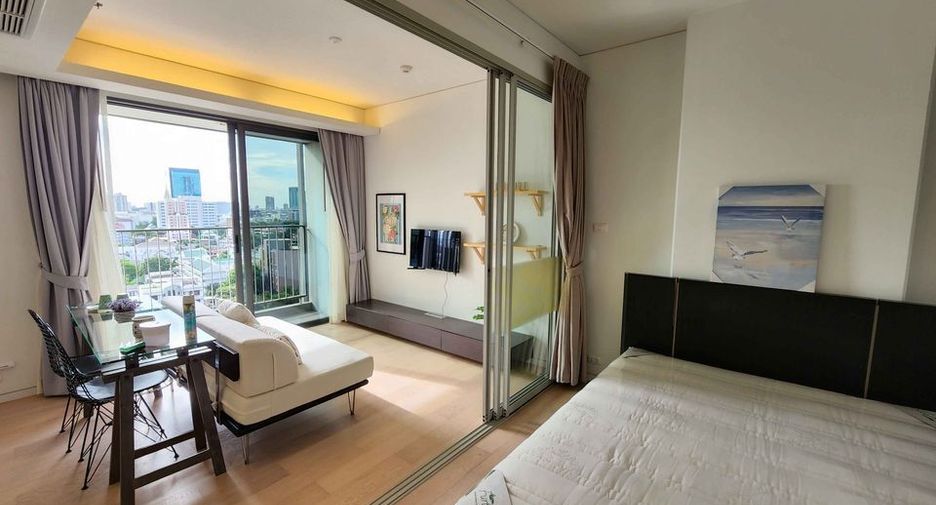 For rent 1 bed condo in Phaya Thai, Bangkok