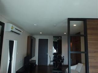 À louer studio condo à Watthana, Bangkok