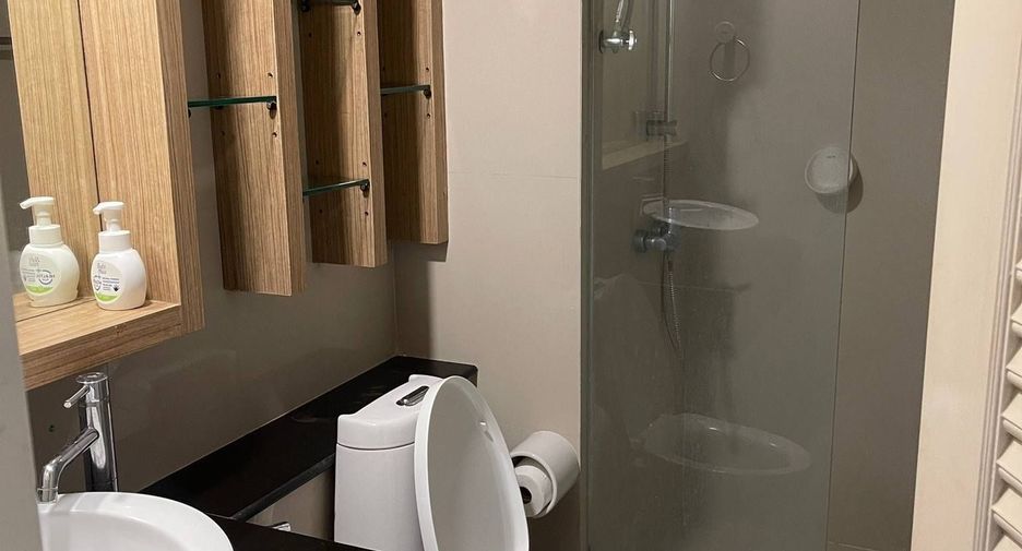 For rent 1 bed condo in Khlong Toei, Bangkok