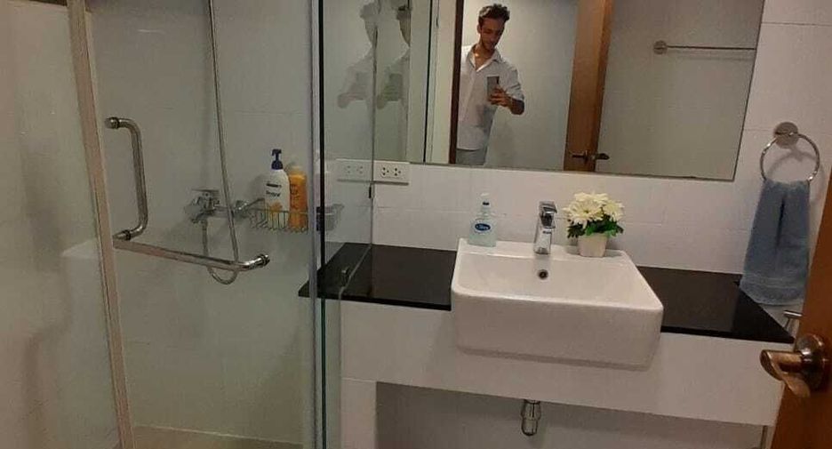For rent 2 bedrooms condo in Sathon, Bangkok