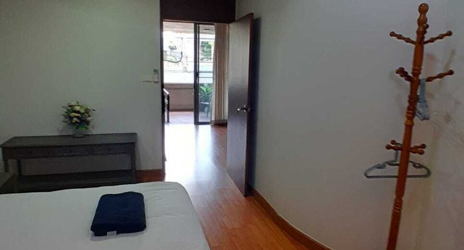 For rent 2 bedrooms condo in Sathon, Bangkok