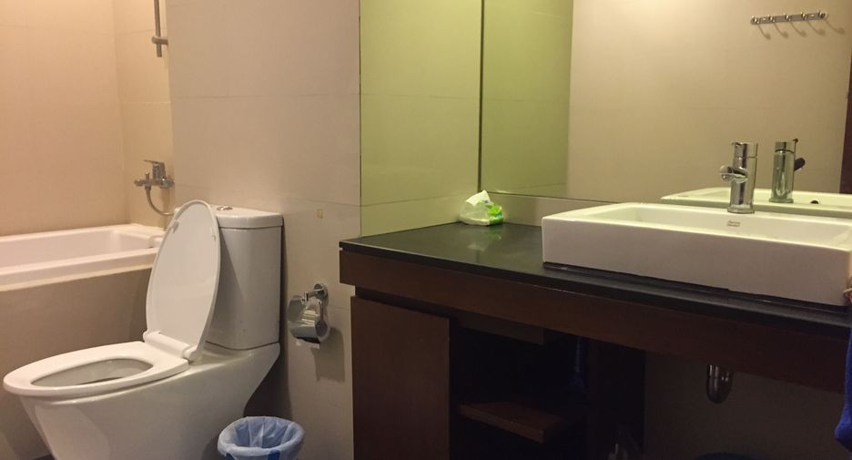 For rent 1 bed condo in Watthana, Bangkok