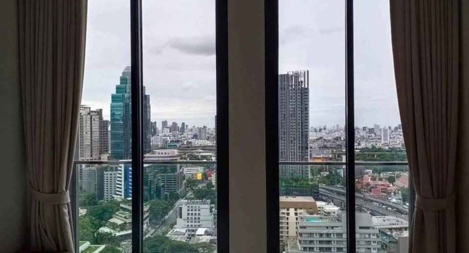For rent 2 bedrooms condo in Pathum Wan, Bangkok
