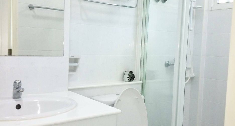 For rent studio condo in Khlong Toei, Bangkok