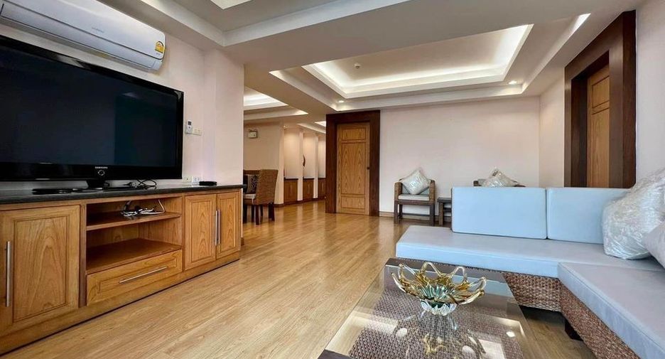 For rent 3 bedrooms apartment in Watthana, Bangkok