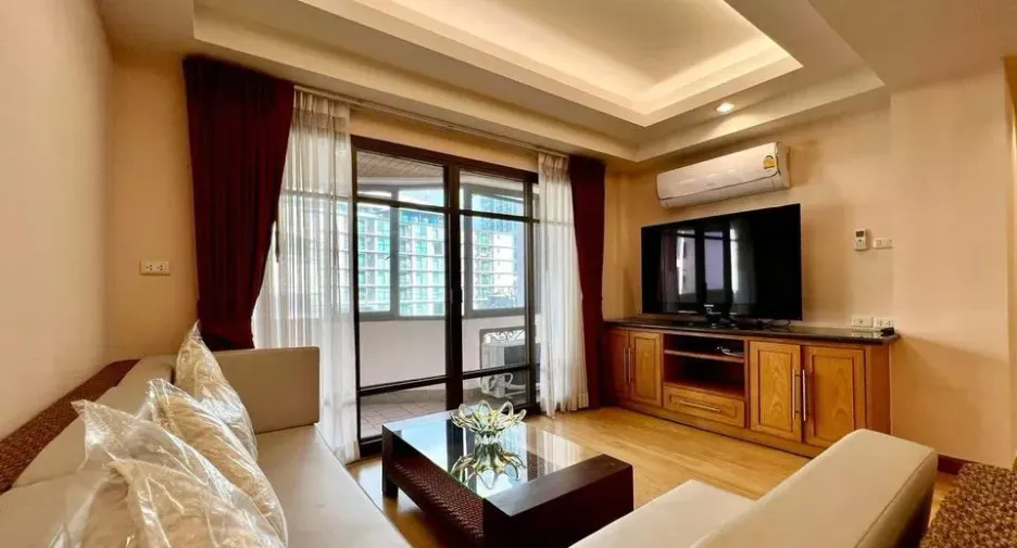 For rent 3 bedrooms apartment in Watthana, Bangkok