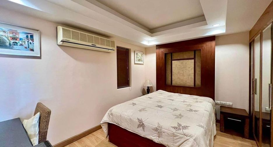 For rent 3 bedrooms apartment in Watthana, Bangkok