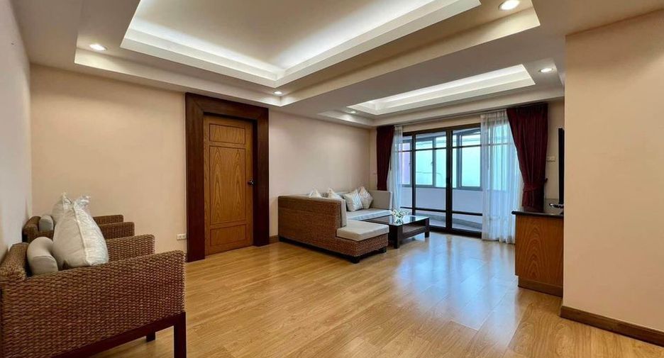 For rent 3 bedrooms apartment in Watthana, Bangkok