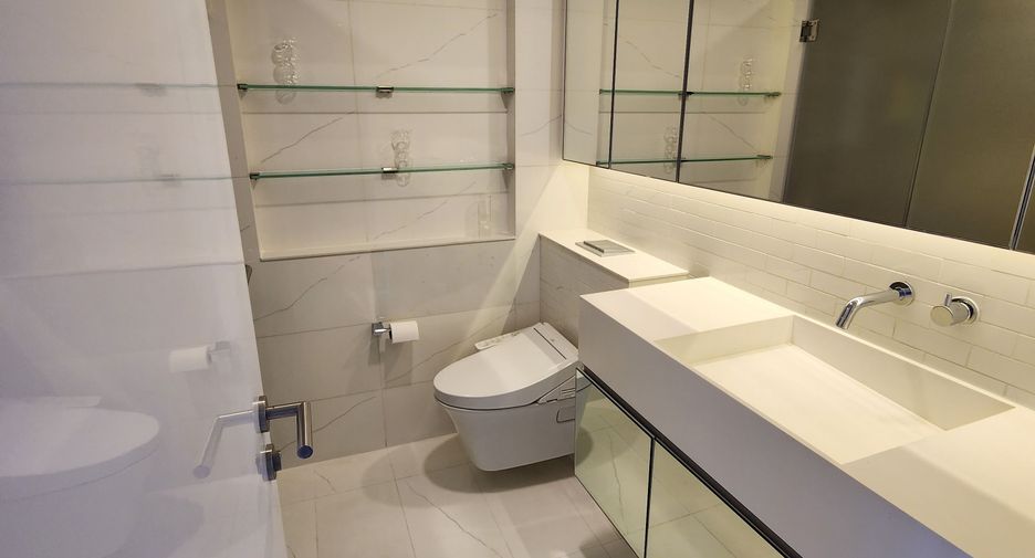 For rent 1 bed condo in Watthana, Bangkok