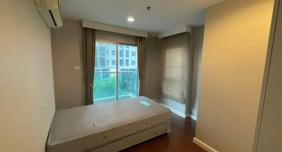 Condo en alquiler de 2 habitaciones en Huai Khwang, Bangkok