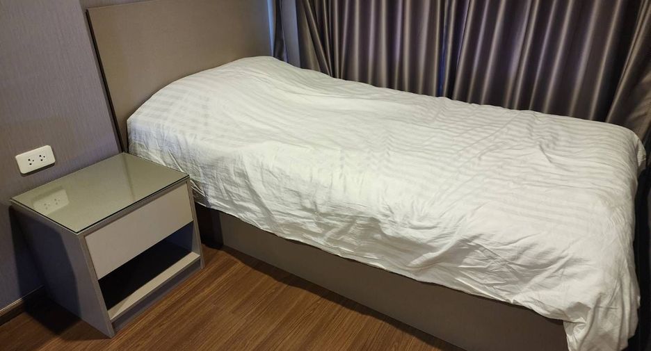 For rent 2 bedrooms condo in Phra Khanong, Bangkok