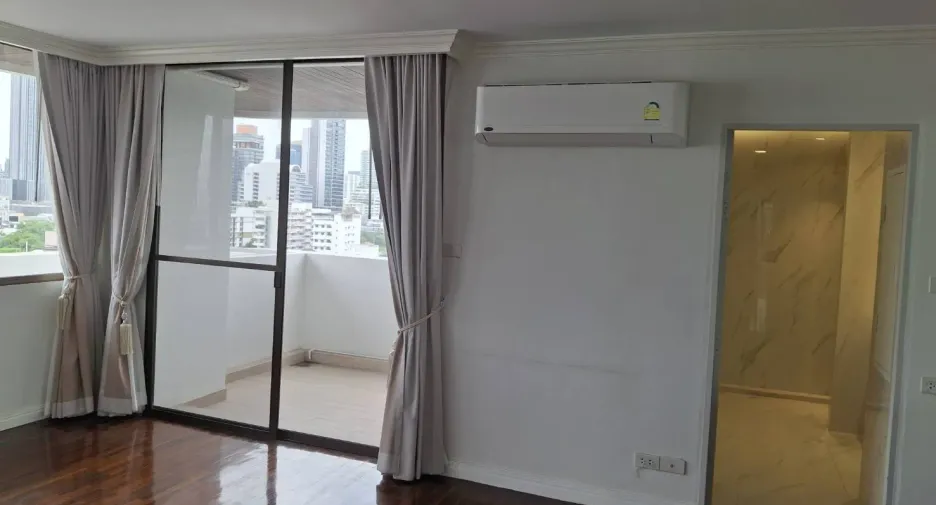 À louer 3 chambres condo à Watthana, Bangkok