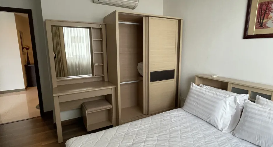 For rent 2 bedrooms condo in Pathum Wan, Bangkok