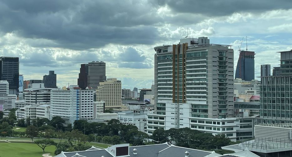For rent 2 bedrooms condo in Pathum Wan, Bangkok
