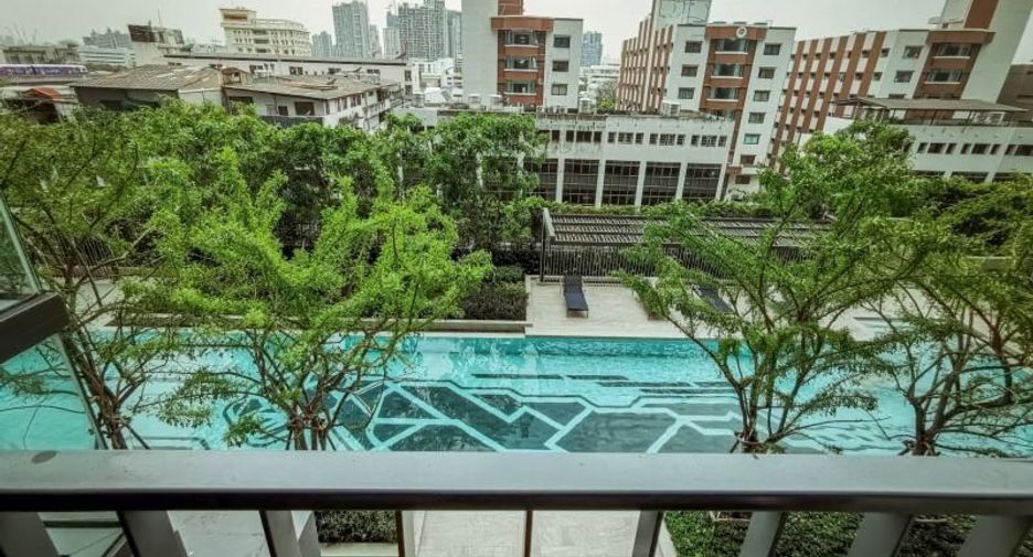 Condo en alquiler de 1 habitaciones en Phra Khanong, Bangkok