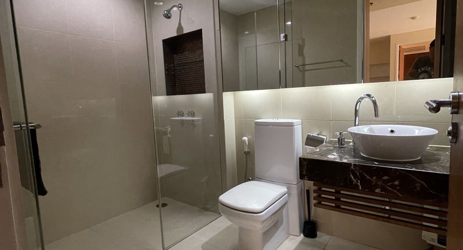For rent 2 bedrooms condo in Sathon, Bangkok
