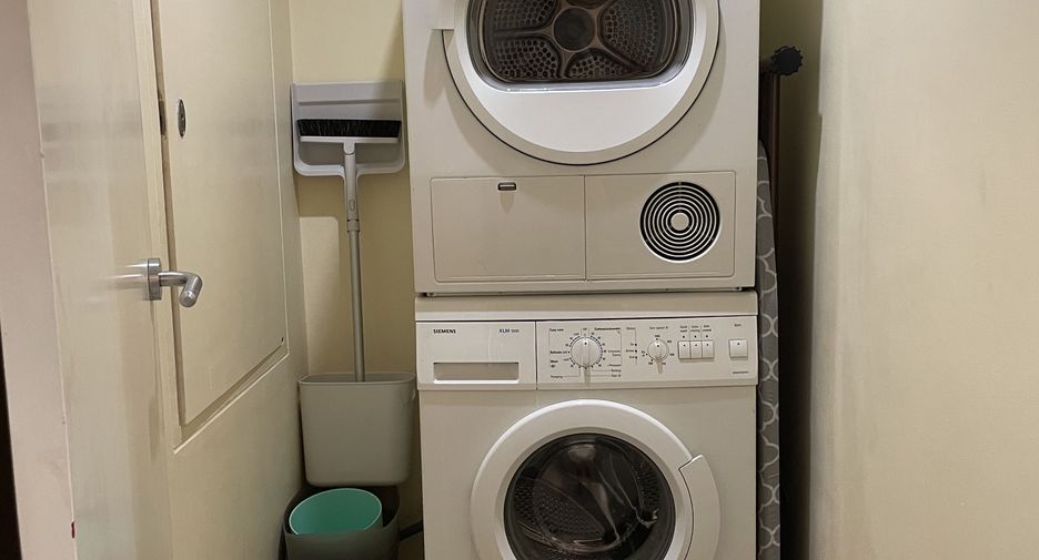 For rent 2 bedrooms condo in Sathon, Bangkok